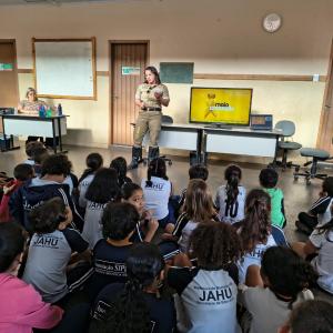 Imagem da notícia MAIO AMARELO NA ESCOLA 'MARIA DE MAGALHÃES'