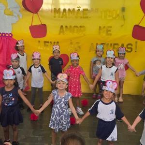 Imagem da notícia UNIDADES ESCOLARES DA REDE MUNICIPAL DE ENSINO CELEBRAM E COMEMORAM O DIA DAS MÃES