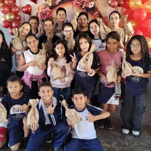 Imagem da notícia UNIDADES ESCOLARES DA REDE MUNICIPAL DE ENSINO CELEBRAM E COMEMORAM O DIA DAS MÃES