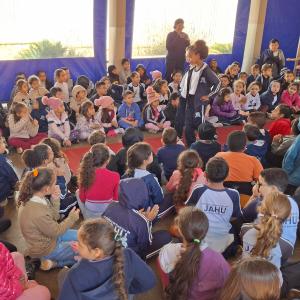 Imagem da notícia PELO QUINTO ANO SEGUIDO, PREFEITURA ENTREGA KITS DE UNIFORMES AOS ALUNOS DA REDE MUNICIPAL DE ENSINO