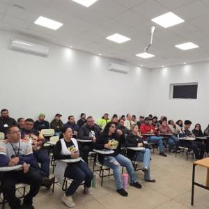 Imagem da notícia PROFISSIONAIS DO TRANSPORTE ESCOLAR PARTICIPAM DE CAPACITAÇÃO SOBRE TEA