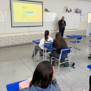 Imagem da notícia MAIO AMARELO NO SAINT EXUPÉRY E NO ELITE