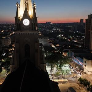 Imagem da notícia CELEBRAÇÃO DE CORPUS CHRISTI REÚNE MILHARES DE FIÉIS