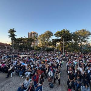 Imagem da notícia CELEBRAÇÃO DE CORPUS CHRISTI REÚNE MILHARES DE FIÉIS