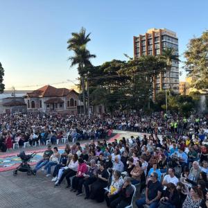 Imagem da notícia CELEBRAÇÃO DE CORPUS CHRISTI REÚNE MILHARES DE FIÉIS