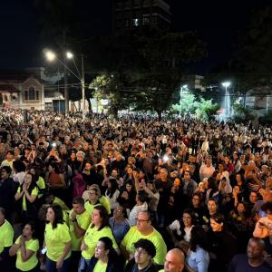 Imagem da notícia CELEBRAÇÃO DE CORPUS CHRISTI REÚNE MILHARES DE FIÉIS