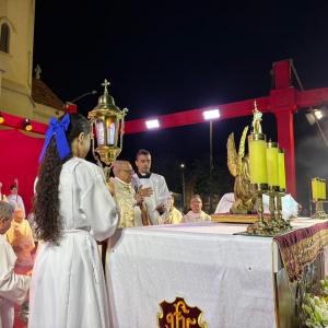 Imagem da notícia CELEBRAÇÃO DE CORPUS CHRISTI REÚNE MILHARES DE FIÉIS