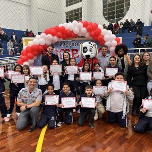 Imagem da notícia MISSÃO CUMPRIDA! BOMBEIRO NA ESCOLA FORMA NOVA TURMA