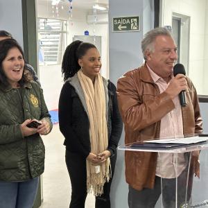 Imagem da notícia ARRAIÁ MARCA DESCERRAMENTO DA PLACA DE INAUGURAÇÃO DO CMEI VEREADOR PAULO GAMBARINI