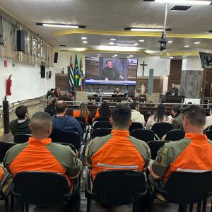 Imagem da notícia ESTIAGEMFÓRUM DEBATE ESTRATÉGIAS PARA PREVENÇÃO DE INCÊNDIOS E SEGURANÇA HÍDRICA