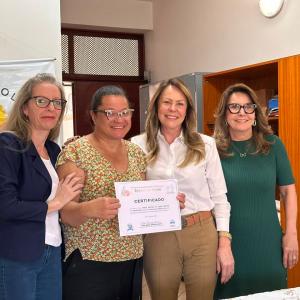 Imagem da notícia ESCOLA DE MODA CELEBRA A FORMATURA DE NOVA TURMA DO CURSO GRATUITO DE COSTURA