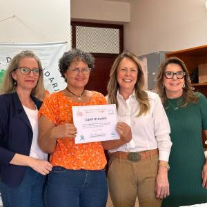 Imagem da notícia ESCOLA DE MODA CELEBRA A FORMATURA DE NOVA TURMA DO CURSO GRATUITO DE COSTURA