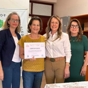 Imagem da notícia ESCOLA DE MODA CELEBRA A FORMATURA DE NOVA TURMA DO CURSO GRATUITO DE COSTURA