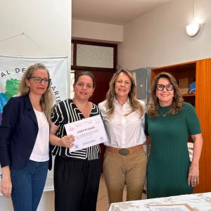Imagem da notícia ESCOLA DE MODA CELEBRA A FORMATURA DE NOVA TURMA DO CURSO GRATUITO DE COSTURA