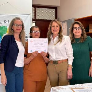 Imagem da notícia ESCOLA DE MODA CELEBRA A FORMATURA DE NOVA TURMA DO CURSO GRATUITO DE COSTURA