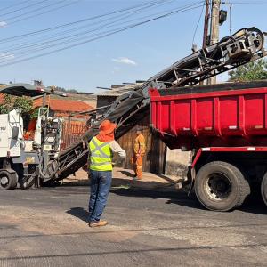 Imagem da notícia PREFEITURA DÁ INÍCIO ÀS OBRAS DE RECAPE DE ONZE BAIRROS DA CIDADE