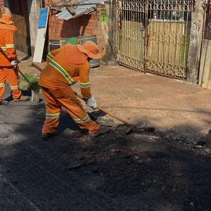 Imagem da notícia PREFEITURA DÁ INÍCIO ÀS OBRAS DE RECAPE DE ONZE BAIRROS DA CIDADE