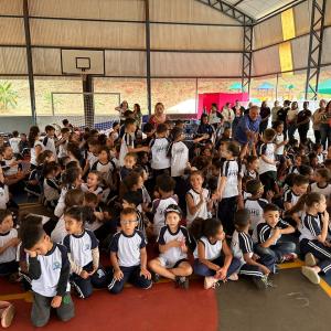 Imagem da notícia DIA DE ALEGRIA E CONQUISTA NA EMEF PROF. ANTONIO WALDOMIRO