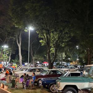 Imagem da notícia FIM DE SEMANA DE CARROS ANTIGOS, MÚSICA E MUITA GENTE NA PRAÇA DO MUSEU