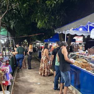 Imagem da notícia FIM DE SEMANA DE CARROS ANTIGOS, MÚSICA E MUITA GENTE NA PRAÇA DO MUSEU