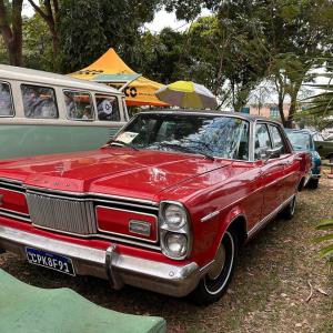 Imagem da notícia FIM DE SEMANA DE CARROS ANTIGOS, MÚSICA E MUITA GENTE NA PRAÇA DO MUSEU