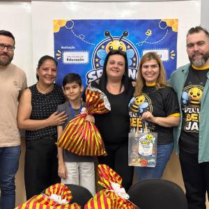 Imagem da notícia SPELLING BEE PREMIA ALUNOS DA REDE MUNICIPAL DE ENSINO