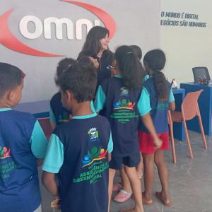 Imagem da notícia CRIANÇAS LEVAM MENSAGENS DE CUIDADO E VALORIZAÇÃO DA VIDA À COMUNIDADE