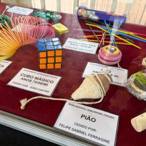 Imagem da notícia LEMBRA DE COMO ERA BRINCAR ANTIGAMENTE? EXPOSIÇÃO REÚNE BRINQUEDOS QUE MARCARAM GERAÇÕES