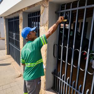 Imagem da notícia DESCARTE CORRETO DE LIXO: A CONSERVAÇÃO DOS ESPAÇOS PÚBLICOS DEPENDE DE TODOS