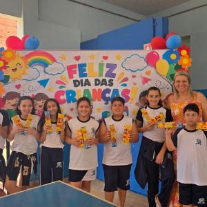 Imagem da notícia ALUNOS DA REDE MUNICIPAL RECEBEM DOCES EM COMEMORAÇÃO AO DIA DAS CRIANÇAS!