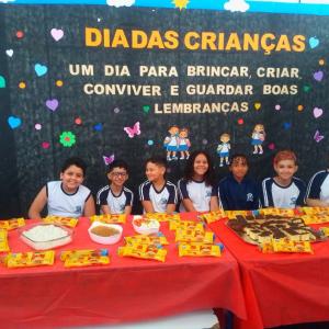 Imagem da notícia ALUNOS DA REDE MUNICIPAL RECEBEM DOCES EM COMEMORAÇÃO AO DIA DAS CRIANÇAS!