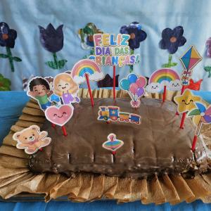 Imagem da notícia ALUNOS DA REDE MUNICIPAL RECEBEM DOCES EM COMEMORAÇÃO AO DIA DAS CRIANÇAS!