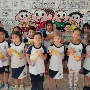 Imagem da notícia ALUNOS DA REDE MUNICIPAL RECEBEM DOCES EM COMEMORAÇÃO AO DIA DAS CRIANÇAS!