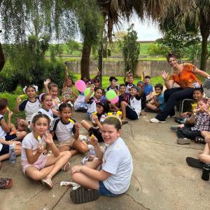 Imagem da notícia ALUNOS DA REDE MUNICIPAL RECEBEM DOCES EM COMEMORAÇÃO AO DIA DAS CRIANÇAS!