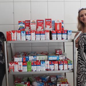 Imagem da notícia Semana do Idoso arrecada 733 litros leite para doação