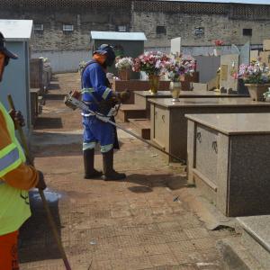 Imagem da notícia Feriado de Finados: Prefeitura prepara Cemitérios Municipais