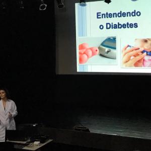 Imagem da notícia Palestra sobre combate e prevenção ao Diabetes com a médica endocrinologista Dra Gabriela Romano - 26/11 - FOTOS
