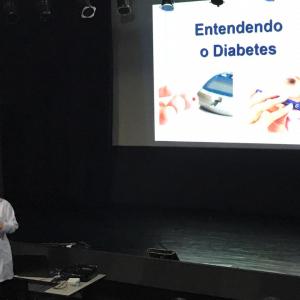 Imagem da notícia Palestra sobre combate e prevenção ao Diabetes com a médica endocrinologista Dra Gabriela Romano - 26/11 - FOTOS