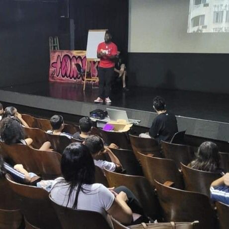 ALUNOS DA REDE MUNICIPAL PARTICIPAM DE AÇÕES EM COMEMORAÇÃO AO DIA DA CONSCIÊNCIA NEGRA  