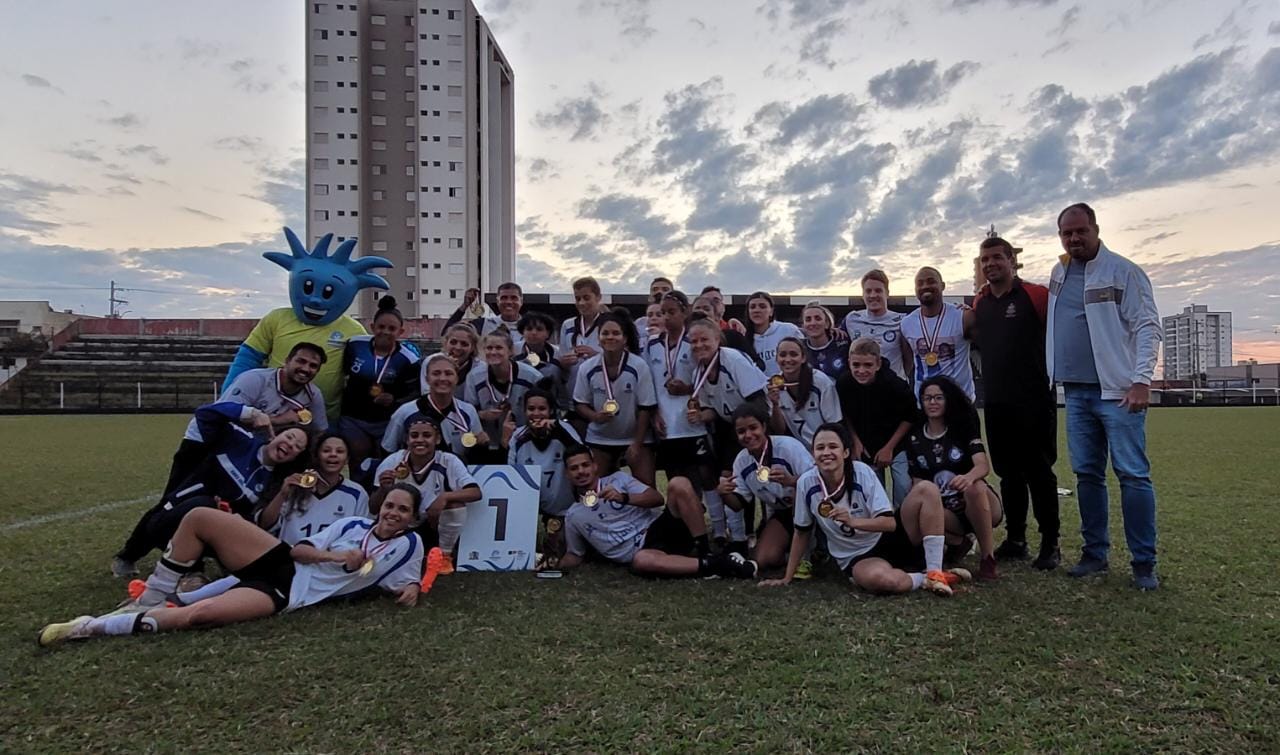 JOGOS REGIONAIS: DIA DE MEDALHAS NO FUTEBOL FEMININO E NA CAPOEIRA