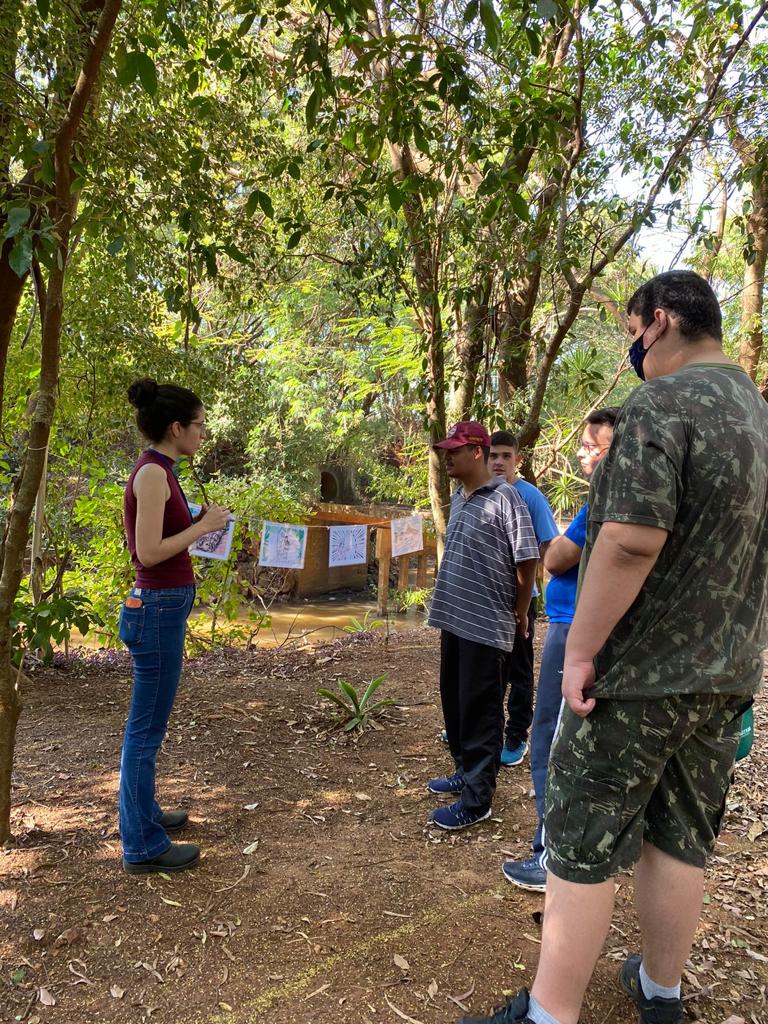 ESCOLA DO AUTISTA VISITA HORTO MUNICIPAL