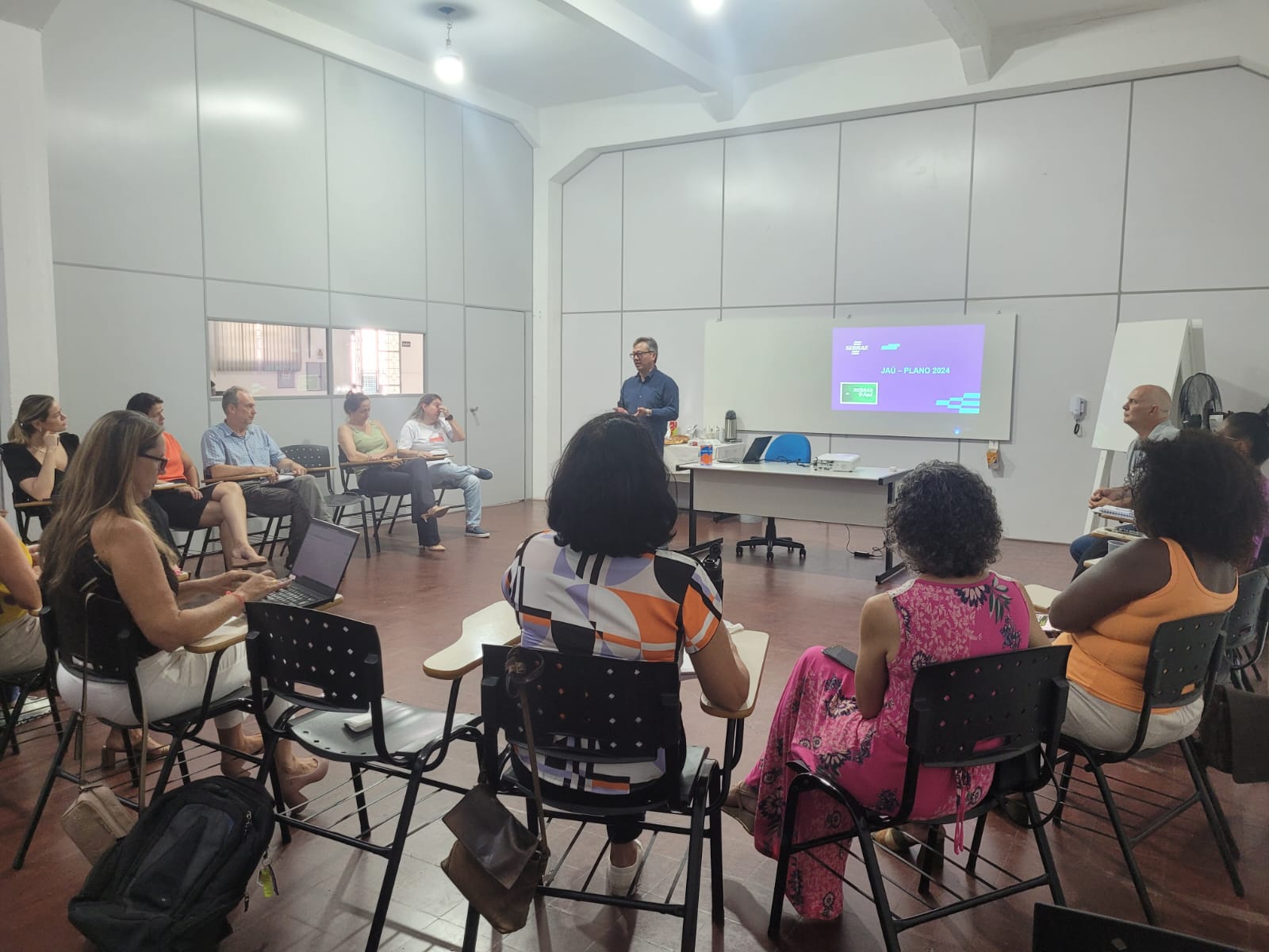 SECRETARIAS MUNICIPAIS PARTICIPAM DE REUNIÃO COM O SEBRAE
