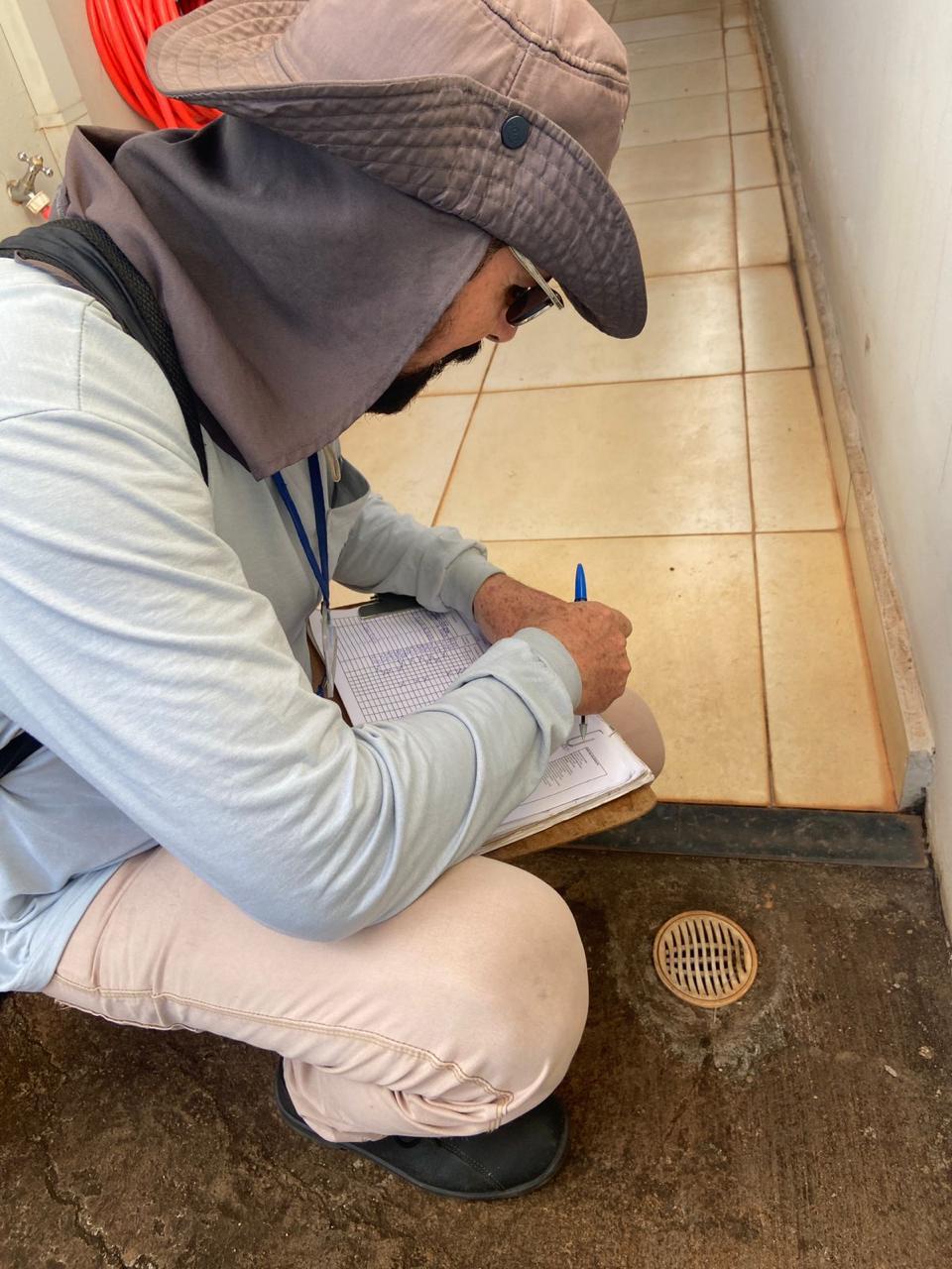 COMBATE À DENGUE - CONTROLE DE CRIADOUROS NO JARDIM MARIA LUIZA II