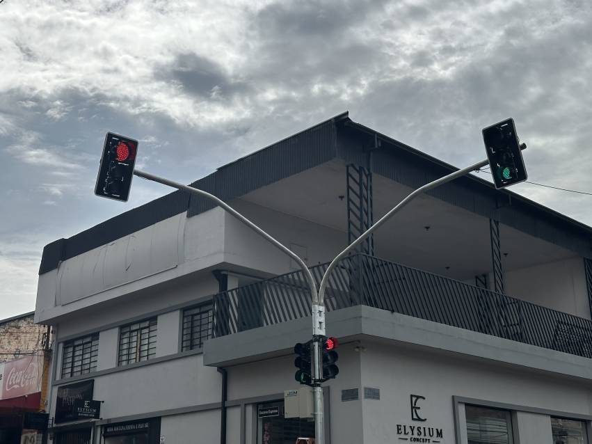 PREFEITURA INSTALA MAIS SEMÁFOROS NA CIDADE!