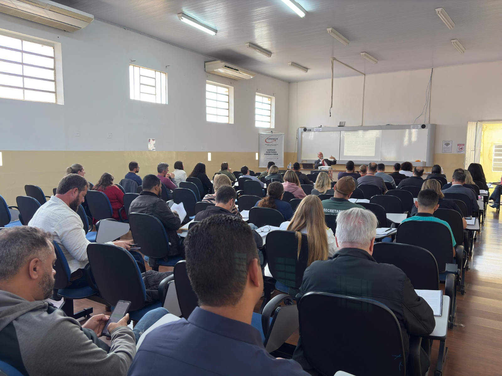 PREFEITURA REALIZA CAPACITAÇÃO DE SERVIDORES