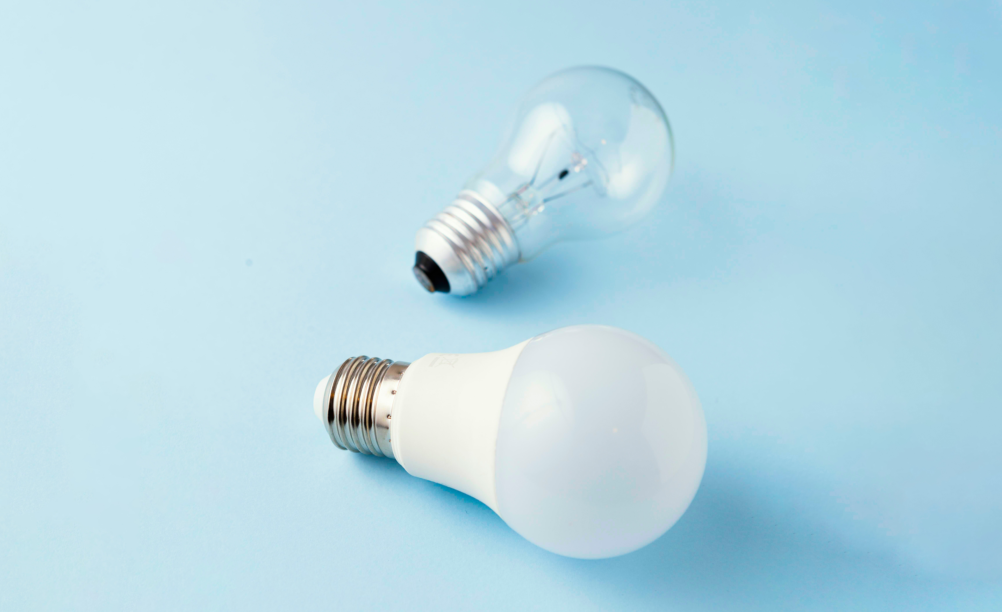 ALÔ POTUNDUVA! VAMOS TROCAR A LÂMPADA VELHA POR UMA DE LED?