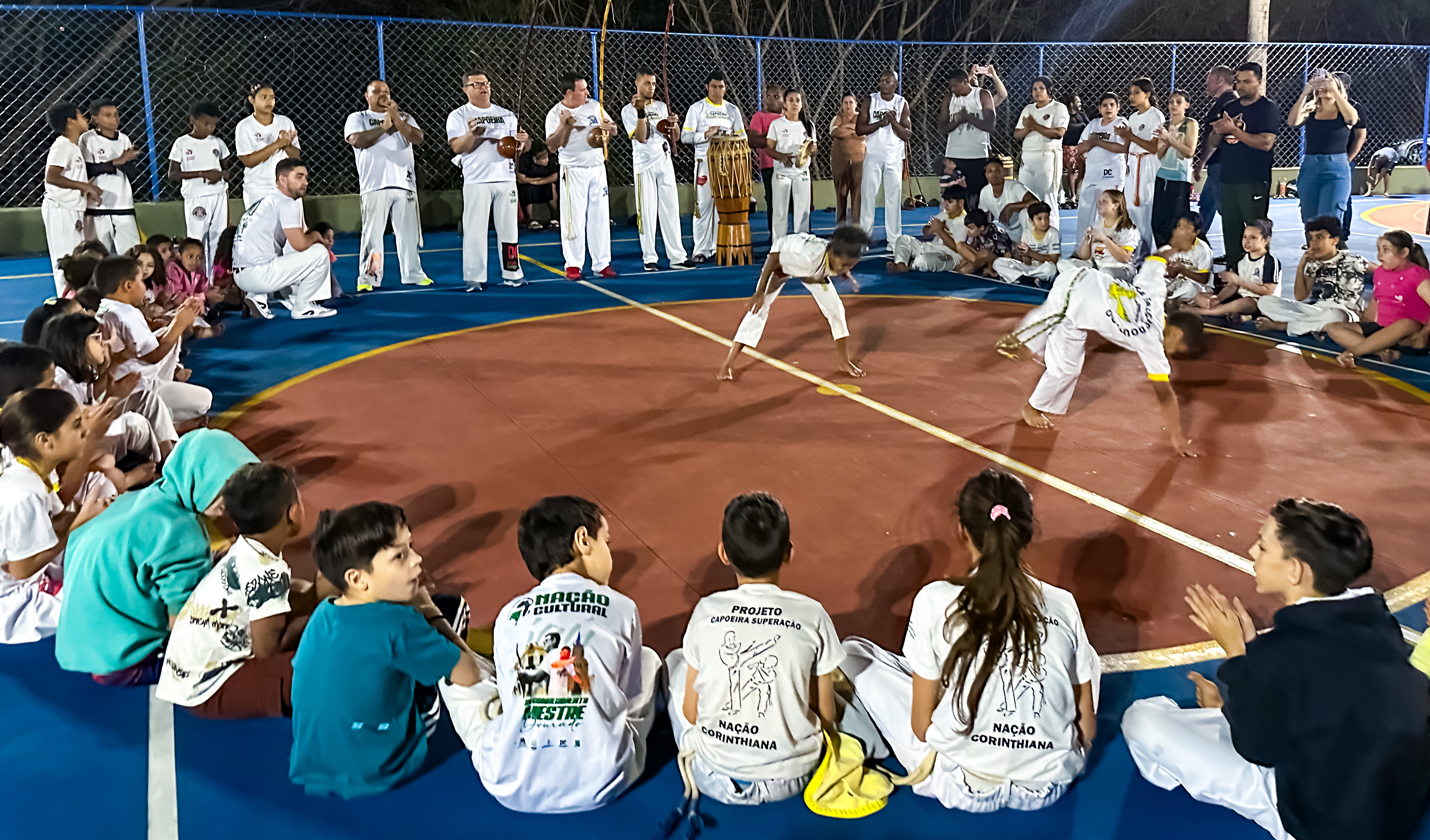 AGORA TEM CAPOEIRA NA QUADRA DO MARIA LUIZA IV!
