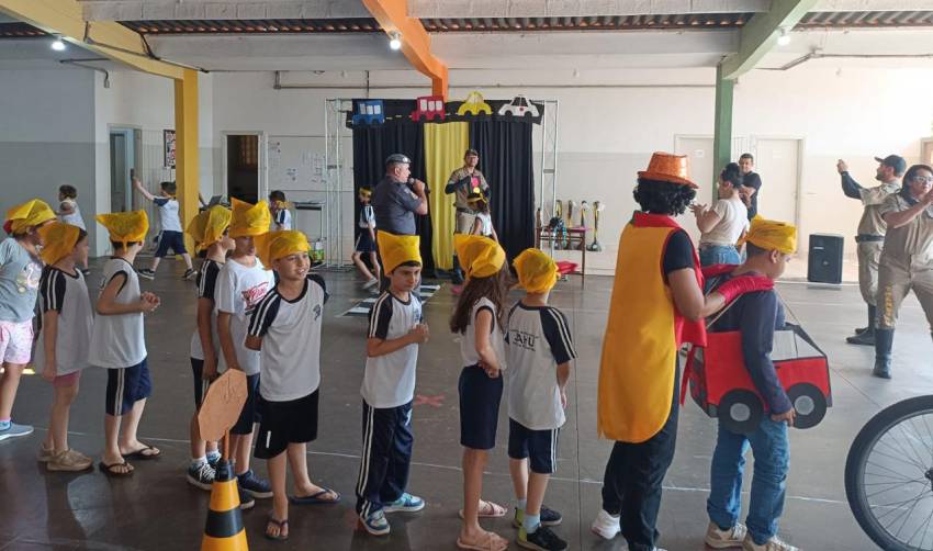 SEMANA NACIONAL DE TRÂNSITO: ESTUDANTES DA EMEF LAUDELINO DE ABREU DÃO SHOW DE CIDADANIA!