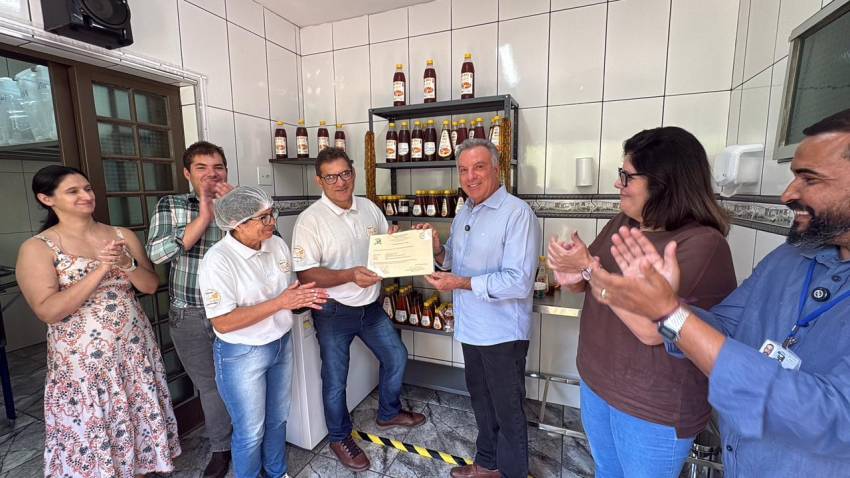 PREFEITURA EMITE PRIMEIRO SELO DO SERVIÇO DE INSPEÇÃO MUNICIPAL
