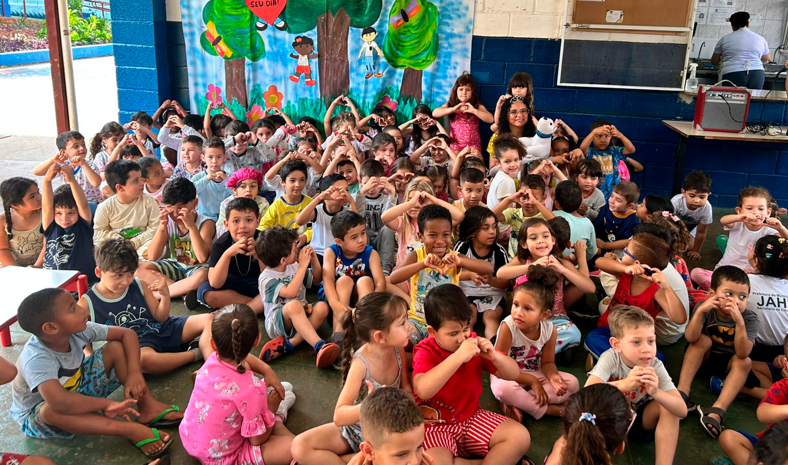 'SEMANA DAS CRIANÇAS' MOVIMENTA AS CRECHES E ESCOLAS MUNICIPAIS!